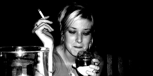 Internação por alcoolismo aumenta em mulheres de meia idade
