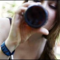 Jovens abusam do álcool e comem pouco