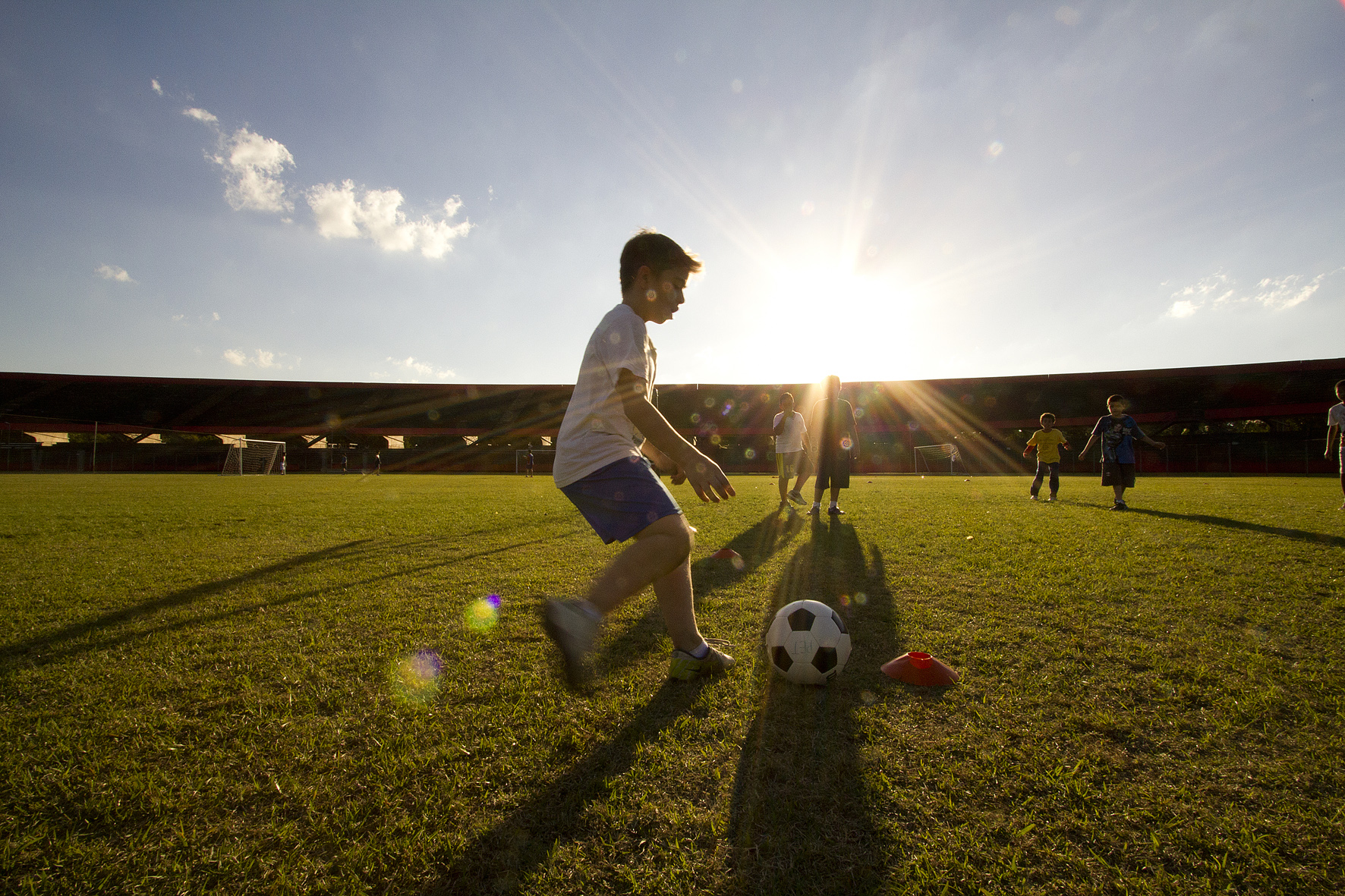 Praticar esportes desde a infância reduz consumo de álcool na fase adulta