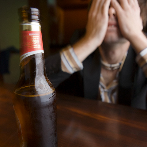 Estudo aponta que 3,6% dos paulistas são dependentes de álcool