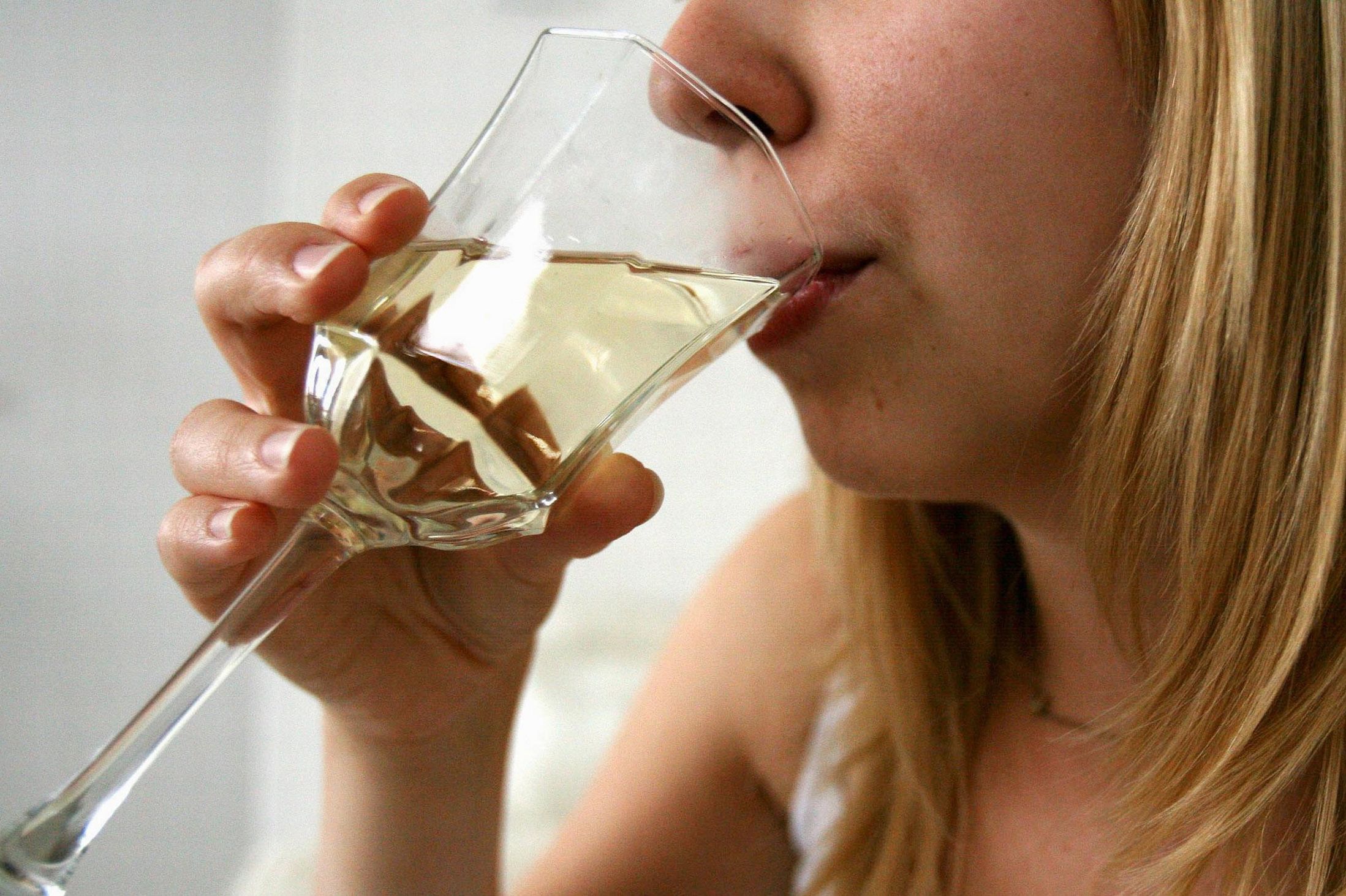 Mulheres e o álcool: cuidado com os riscos
