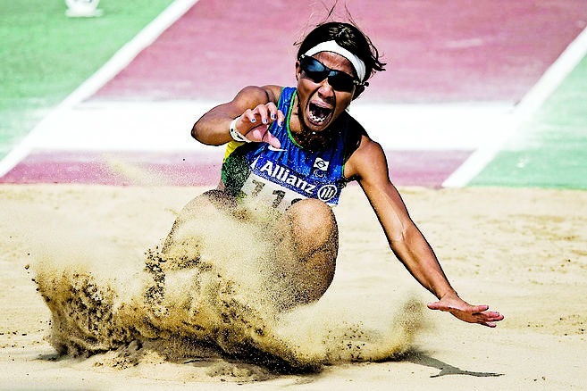 Mãe adolescente, ela superou alcoolismo e deficiência visual. Hoje, sonha com a medalha de ouro na Rio 2016