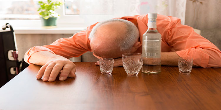 Consumo de álcool por idosos aumenta no Brasil
