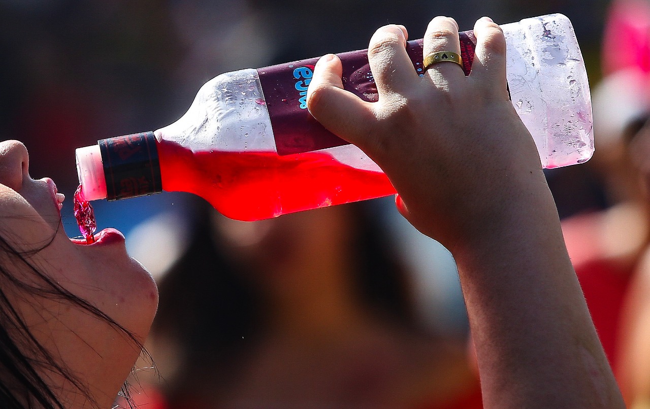 Cresce abuso de álcool por adolescentes