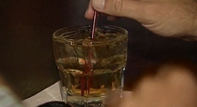 Como beber álcool durante pandemia afeta a saúde mental