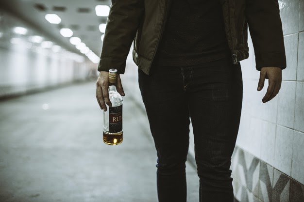 Alcoolismo: desintoxicação, negação e perigos